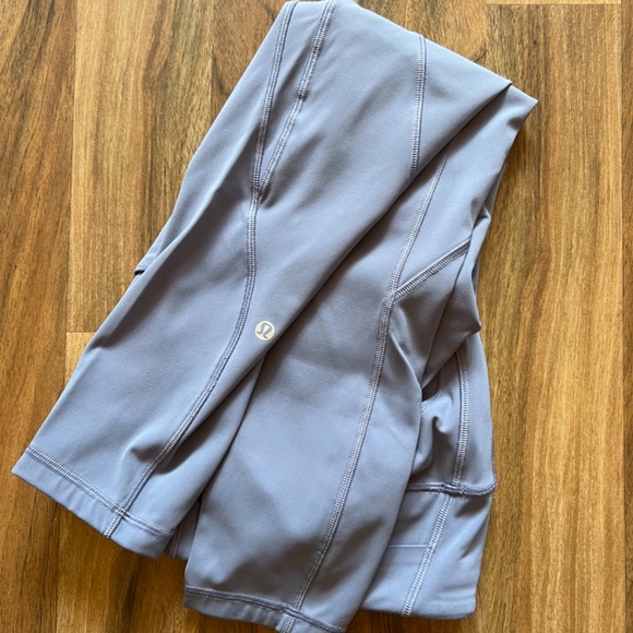 Lululemon Size 4 leggings - Picture 2 of 3